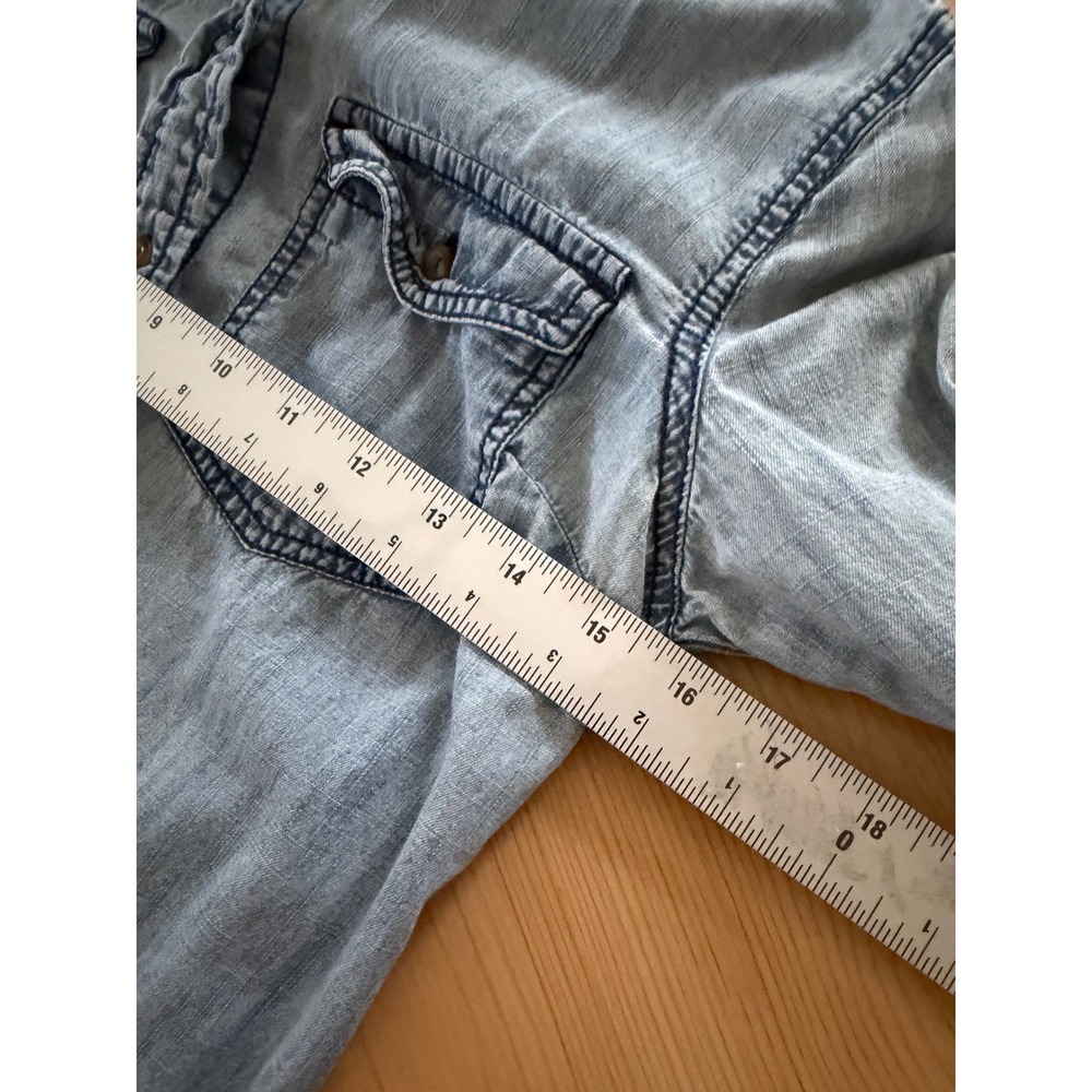 Arizona Jean Co Womens XS Blue Chambray Denim Button Down Shirt Raw Hem Cotton - Picture 6 of 7
